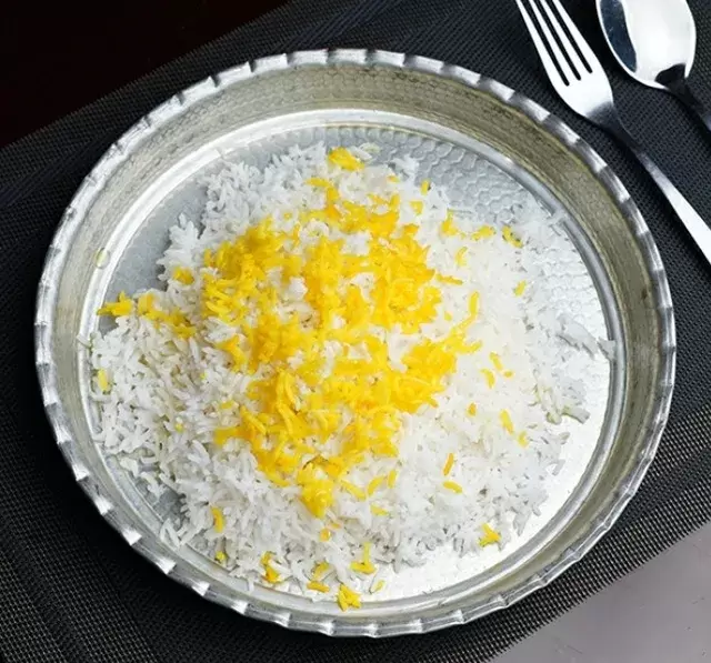 تصویر چلو زعفرانی